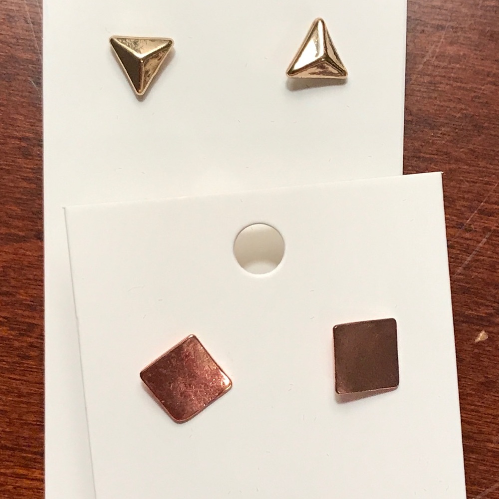 Set of Stud Earrings